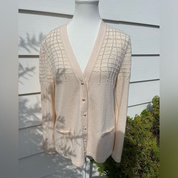 Escada Vintage Cardigan. Couple beads discoloured - Picture 4 of 15